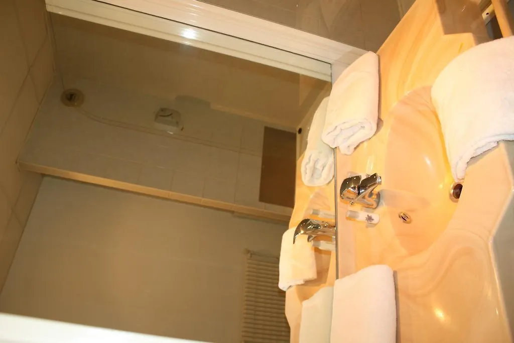 Le Relais De Thiais Aparthotel 2*